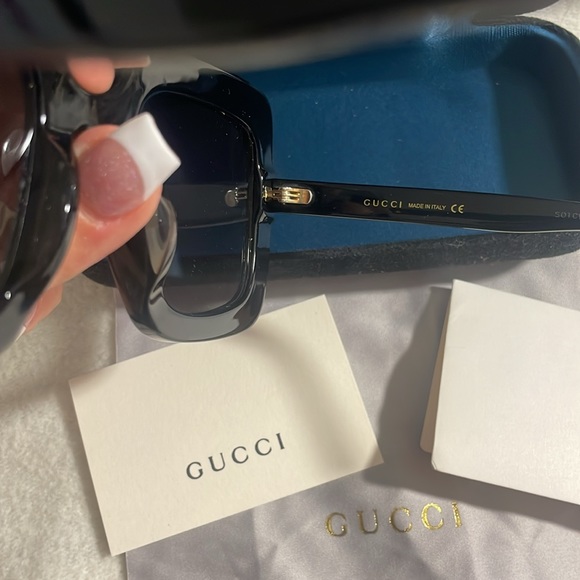 Gucci Sunglasses - Picture 7 of 8